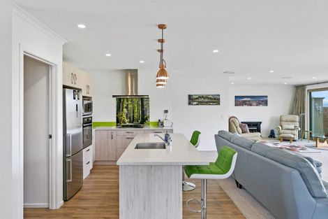 Photo of property in 52 Huka Heights Drive, Rangatira Park, Taupo, 3330