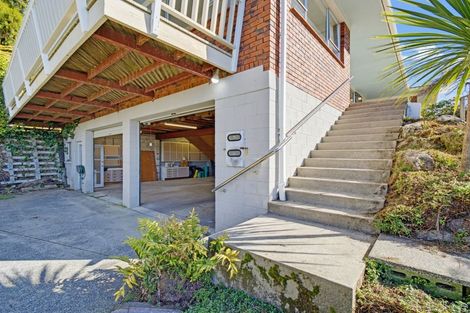 Photo of property in 8 Manahi Avenue, Kawaha Point, Rotorua, 3010