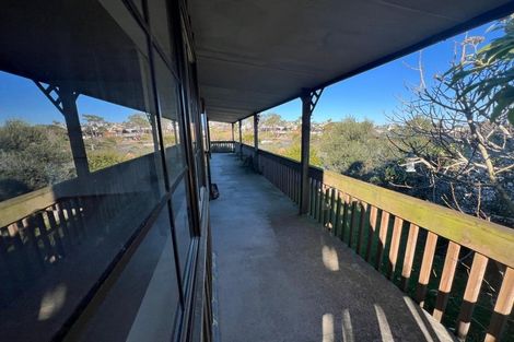 Photo of property in 928a Whangaparaoa Road, Manly, Whangaparaoa, 0930