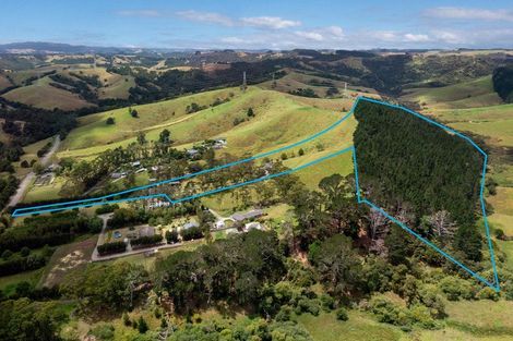 Photo of property in 585 Inland Road, Helensville, 0875