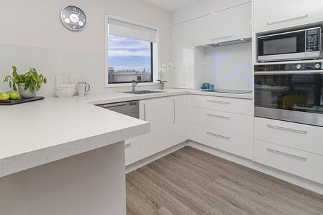 Photo of property in 14/5 Cook Street, Howick, Auckland, 2014