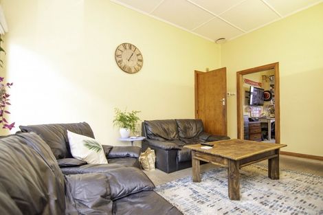 Photo of property in 11 Wellesbourne Street, Palmerston North, 4410