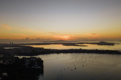 Photo of property in 52 Hinemoa Street, Birkenhead, Auckland, 0626