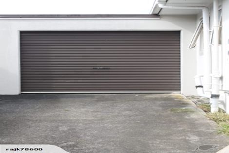 Photo of property in 1/49 Sungrove Rise, Sunnyvale, Auckland, 0612