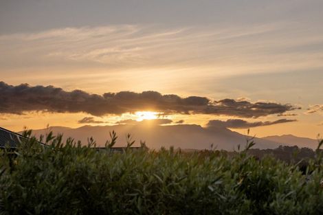 Photo of property in 1 Anglers Way, Omokoroa, 3114