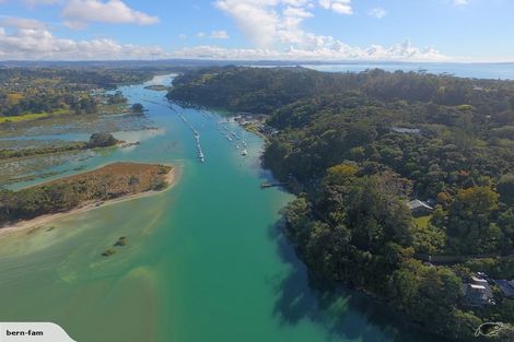 Photo of property in 219 Wade River Road, Wade Heads, Whangaparaoa, 0932