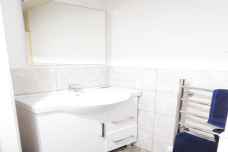 Photo of property in 64 De Quincey Terrace, Highland Park, Auckland, 2010