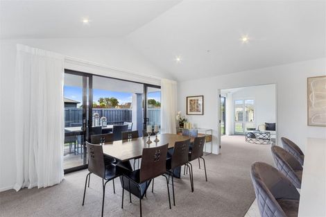 Photo of property in 215 Cavendish Road, Casebrook, Christchurch, 8051