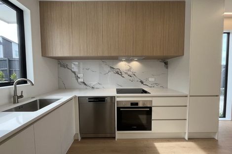 Photo of property in 1/131 Lancaster Road, Beach Haven, Auckland, 0626