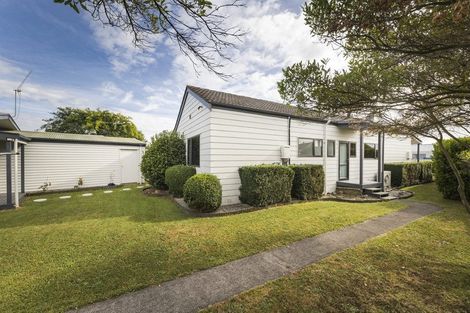 Photo of property in 6 Willowstream Grove, Cloverlea, Palmerston North, 4412