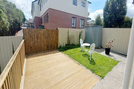 Photo of property in 1/17 Charlenne Close, Ranui, Auckland, 0612