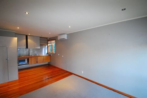 Photo of property in 4/62 Simla Crescent, Khandallah, Wellington, 6035