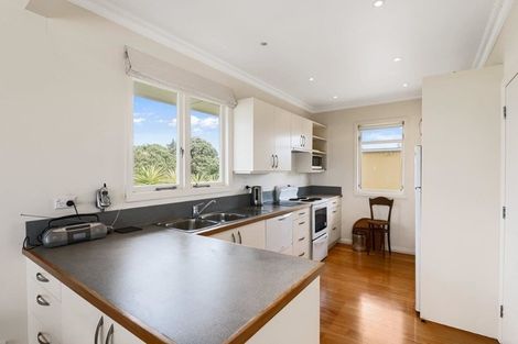 Photo of property in 12 Heperi Street, Waikanae Beach, Waikanae, 5036