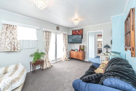 Photo of property in 9 Lee Street, Castlecliff, Whanganui, 4501