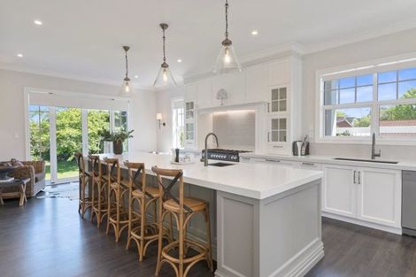 Photo of property in 15 Richmond Avenue, Waikanae, 5036