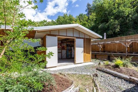 Photo of property in 18 Chaucer Road, Hospital Hill, Napier, 4110