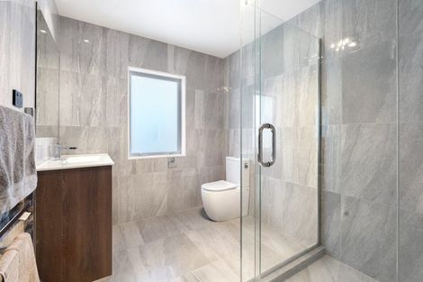 Photo of property in 18 Kahu Close, Orewa, 0931