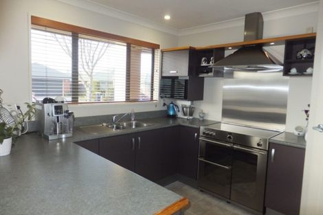 Photo of property in 2 Ross Place, Northwood, Christchurch, 8051