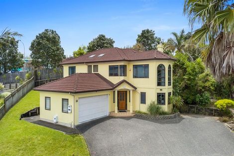 Photo of property in 33 Cricklade Terrace, Windsor Park, Auckland, 0632