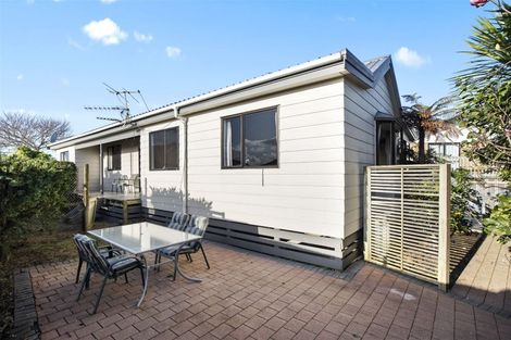Photo of property in 9 Churchill Terrace, Waiuku, 2123
