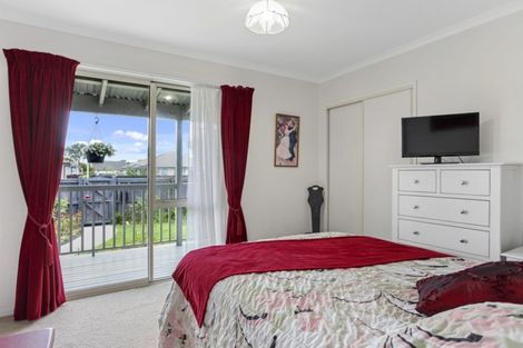 Photo of property in 45 Royal Park Drive, Parklands, Christchurch, 8083