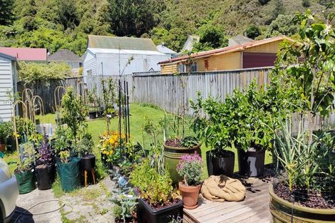 Photo of property in 33 Toomath Street, Naenae, Lower Hutt, 5011