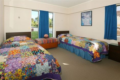 Photo of property in 12 Rhinevale Close, Henderson, Auckland, 0612