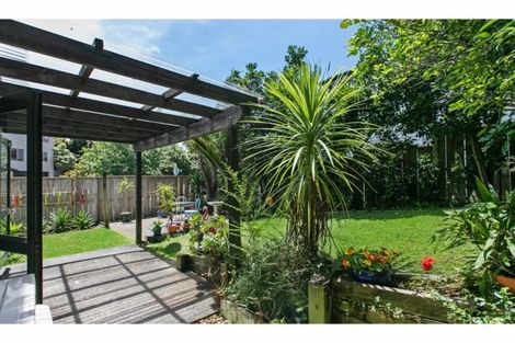 Photo of property in 9/42 Fields Parade, Oteha, Auckland, 0632