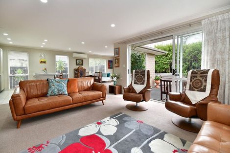 Photo of property in 1 Flavell Drive, Orewa, 0931