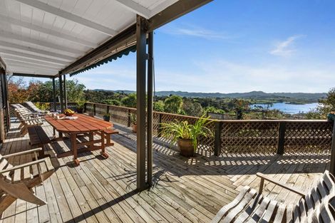 Photo of property in 76 Brick Bay Drive, Sandspit, Warkworth, 0982