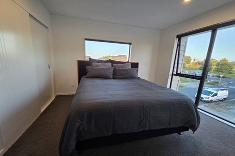 Photo of property in 5 Falcon Crescent, Hobsonville, Auckland, 0618