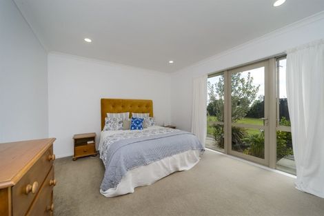 Photo of property in 72 Aranui Road, Kairanga, Palmerston North, 4475