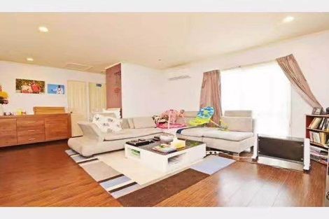 Photo of property in 10 Lockington Avenue, Henderson, Auckland, 0612