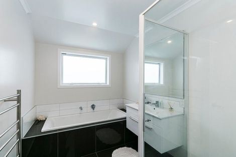 Photo of property in 5 Richard Street, Titahi Bay, Porirua, 5022