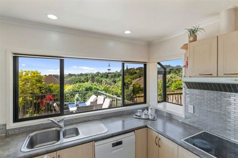 Photo of property in 36 Ewhurst Place, Goodwood Heights, Auckland, 2105