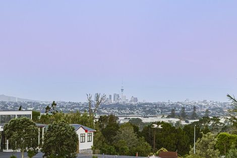 Photo of property in 4337 Great North Road, Glendene, Auckland, 0602