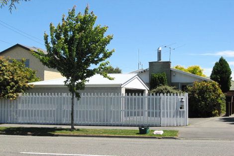 Photo of property in 2/223 Avonhead Road, Avonhead, Christchurch, 8042