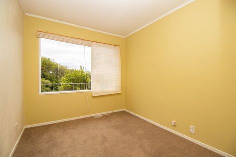 Photo of property in 17 Peterhouse Street, Tawa, Wellington, 5028