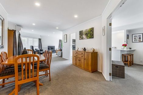 Photo of property in 25 Suncrest Drive, West Harbour, Auckland, 0618