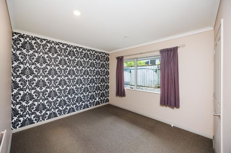 Photo of property in 27 Johnstone Drive, Fitzherbert, Palmerston North, 4410