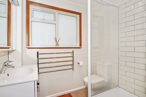 Photo of property in 17 Court Crescent, Panmure, Auckland, 1072