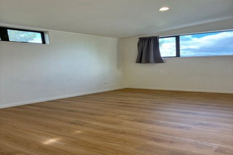 Photo of property in 53 Triangle Road, Massey, Auckland, 0614