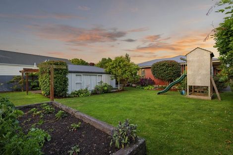 Photo of property in 18 Colwyn Street, Bryndwr, Christchurch, 8053