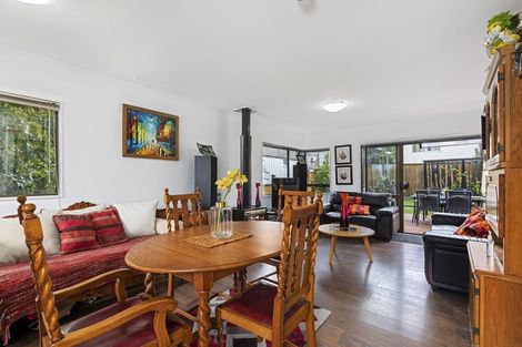 Photo of property in 2/6 Orton Street, Glenfield, Auckland, 0627