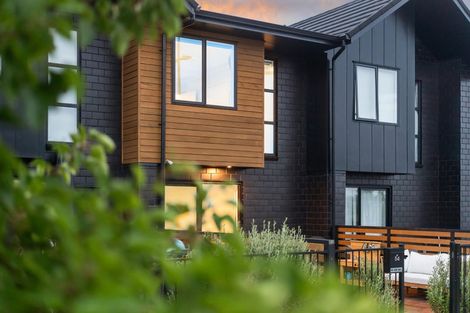 Photo of property in 54 Papatupu Way, Kumeu, 0810