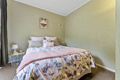 Photo of property in 10 Hobbs Road, Matakatia, Whangaparaoa, 0930