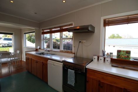 Photo of property in 130 Brooklands Road, Brooklands, New Plymouth, 4310