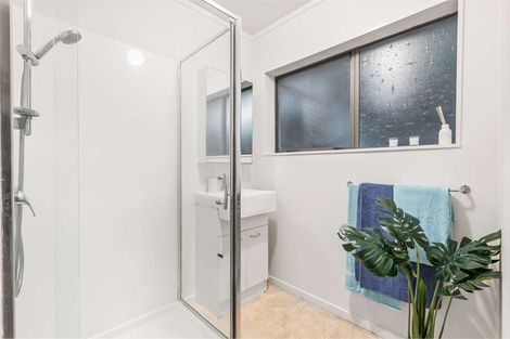 Photo of property in 2/31 Bowater Place, Manurewa, Auckland, 2102