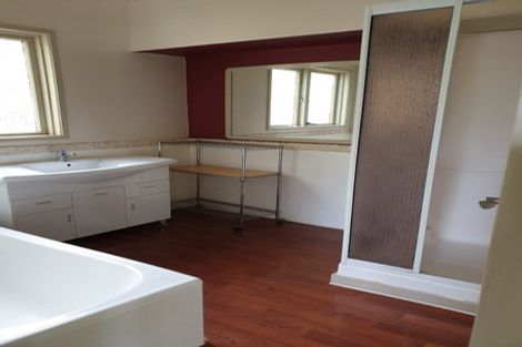 Photo of property in 16 De Val Drive, Titirangi, Auckland, 0604