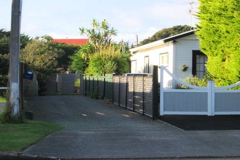 Photo of property in 27a Rauparaha Street, Waikanae Beach, Waikanae, 5036